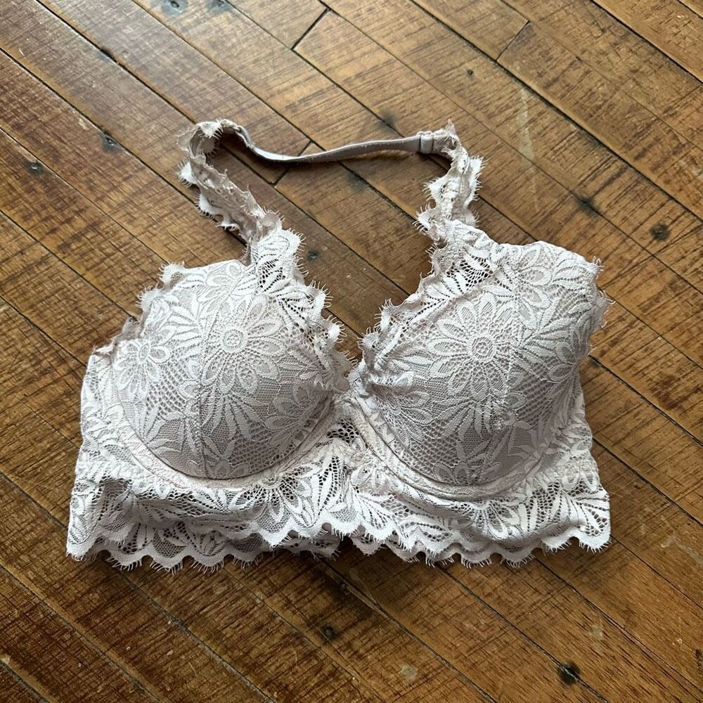 Victoria’s Secret S light pink lace wireless bralette